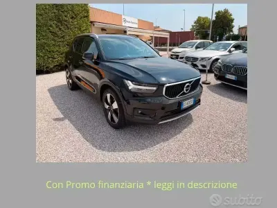 Usata Volvo XC40 Momentum 163 CV (119 kW) 2021 Nero SUV