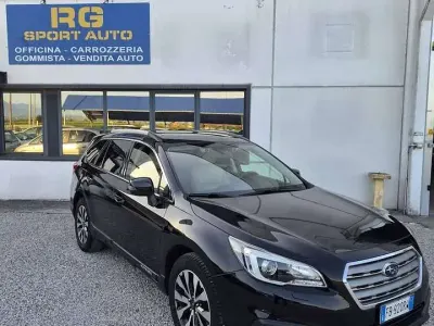 Usata Subaru Outback 150 CV (110 kW) 2015 Nero Station wagon