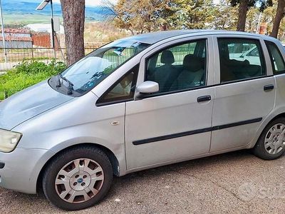 Usata Fiat Idea 70 CV (51 kW) 2007 Grigio Monovolume