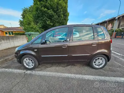 Usata Lancia Musa 95 CV (69 kW) 2010 Marrone Monovolume