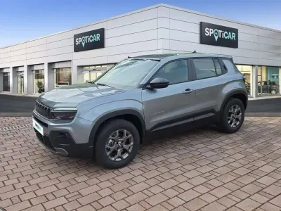 Nuova Jeep Avenger Longitude 101 CV (74 kW) 2026 Grigio scuro SUV