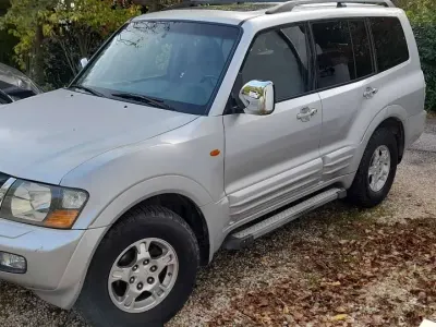 Usata Mitsubishi Pajero 160 CV (117 kW) 2001 Argento SUV