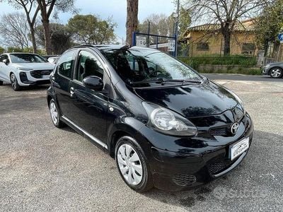 Usata Toyota Aygo Connect Style 68 CV (50 kW) 2011 Nero Utilitaria