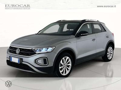 Usata VW T-Roc Life 110 CV (80 kW) 2022 Pyrit silver metallizzato nero SUV