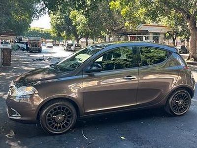 Usata Lancia Ypsilon 60 CV (44 kW) 2013 Marrone Utilitaria