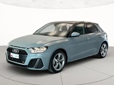 Usata Audi A1 Sportback Business 95 CV (69 kW) 2025 Grigio freccia perla nero mito Utilitaria