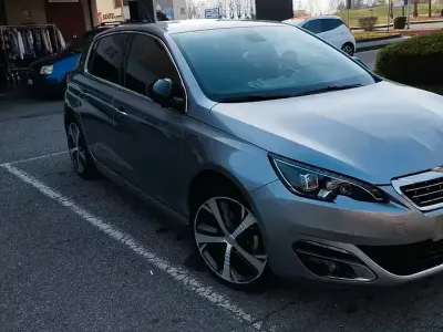 Begagnad Peugeot 308 GT-line 131 HK (96 kW) 2016 Grå Sedan