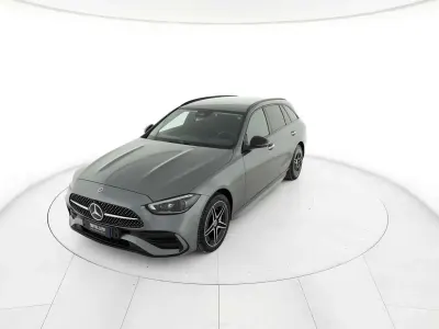 Usata Mercedes C300e Premium Plus 313 CV (230 kW) 2022 Grigio selenite vernice metta Station wagon