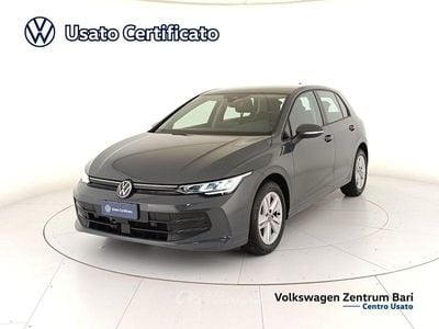 Usata VW Golf VIII Life 116 CV (85 kW) 2025 Grigio Berlina