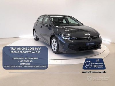 Usata VW Golf VIII Life 116 CV (85 kW) 2025 Grigio scuro Berlina