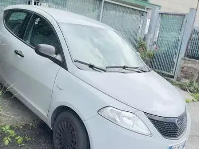 Usata Lancia Ypsilon 69 CV (50 kW) 2018 Utilitaria