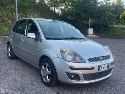 Usata Ford Fiesta 75 CV (55 kW) 2008 Utilitaria