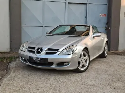 Usata Mercedes SLK280 231 CV (169 kW) 2006 Argento Cabrio
