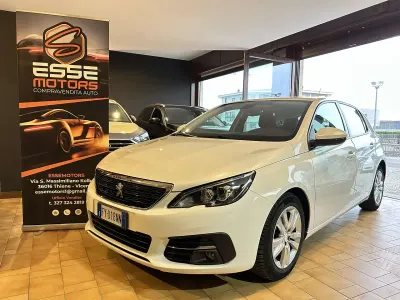 Usata Peugeot 308 Active 131 CV (96 kW) 2019 Bianco Berlina