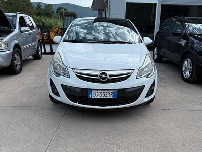 Usata Opel Corsa 95 CV (69 kW) 2011 Bianco Berlina