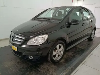 Usata Mercedes B180 Executive 116 CV (85 kW) 2011 Nero metallizzato Utilitaria