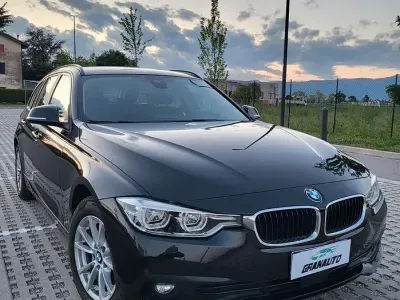 Begagnad BMW 320 Advantage 190 HK (139 kW) 2019 Svart Kombi