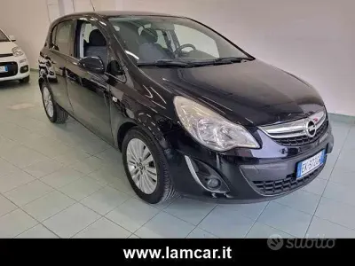Usata Opel Corsa 75 CV (55 kW) 2011 Nero Utilitaria