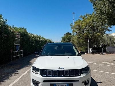 Używany Jeep Compass Limited 140 KM (102 kW) 2018 Biały SUV