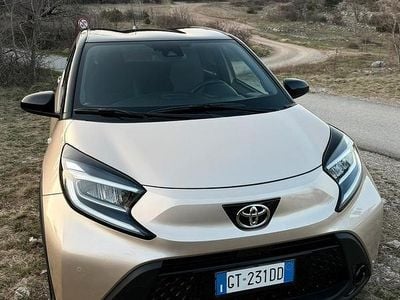 Usata Toyota Aygo X Edition 72 CV (52 kW) 2024 Oro SUV