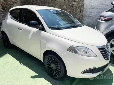 Usata Lancia Ypsilon 69 CV (50 kW) 2013 Bianco Utilitaria
