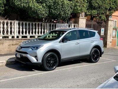 Begagnad Toyota RAV4 140 HK (102 kW) 2016 Grå SUV