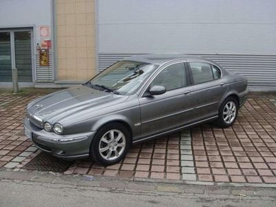 Usata Jaguar X-type Executive 131 CV (96 kW) 2004 Grigio Berlina