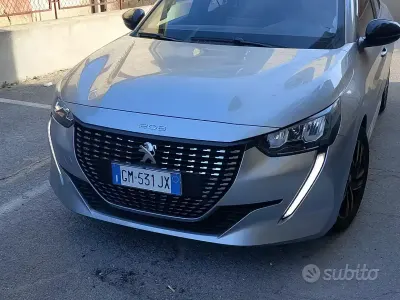 Usata Peugeot 208 75 CV (55 kW) 2023 Utilitaria