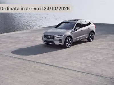 Novo Volvo XC60 Core 250 HP (183 kW) 2025 Prateado SUV