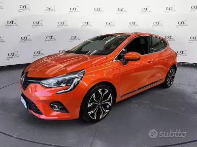 Usata Renault Clio IV Intens 101 CV (74 kW) 2019 Arancione Berlina