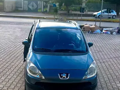 Usata Peugeot 1007 109 CV (80 kW) 2005 Grigio Monovolume