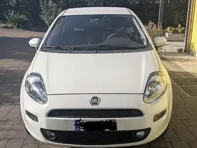 Usata Fiat Grande Punto 77 CV (56 kW) 2013 Utilitaria