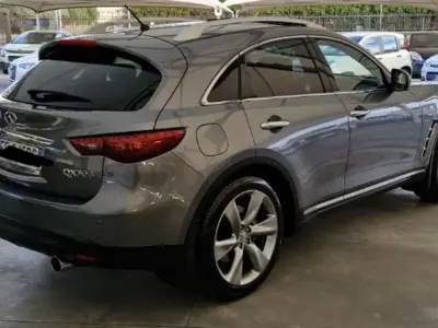 Usata Infiniti QX70 Premium 249 CV (183 kW) 2016 Grigio SUV