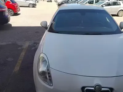 Usata Alfa Romeo Giulietta 105 CV (77 kW) 2013 Bianco Utilitaria