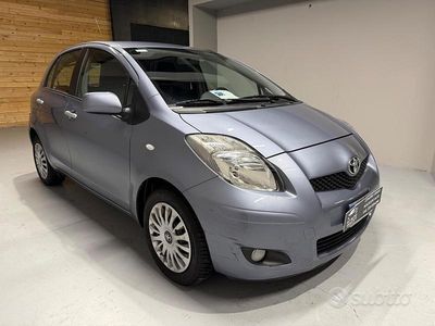 Usata Toyota Yaris Sol 69 CV (50 kW) 2010 Blu Utilitaria