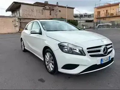 Usata Mercedes A180 109 CV (80 kW) 2015 Bianco Berlina