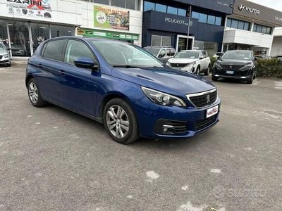 Usata Peugeot 308 GT-line 131 CV (96 kW) 2019 Blu Berlina