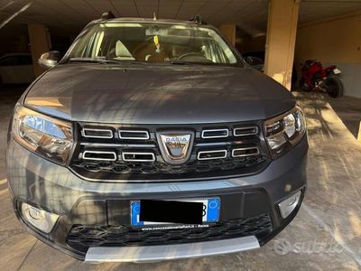 Usata Dacia Sandero 90 CV (66 kW) 2018 Grigio Utilitaria