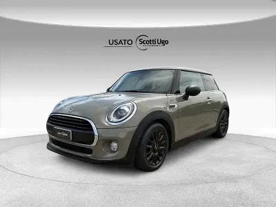 Usata Mini ONE 75 CV (55 kW) 2019 Verde Utilitaria