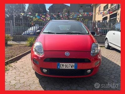 Usata Fiat Punto Lounge 84 CV (61 kW) 2012 Rosso Utilitaria