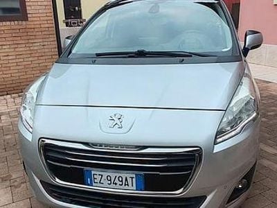 Gebraucht Peugeot 5008 163 PS (119 kW) 2015 Grau Van / Kleinbus