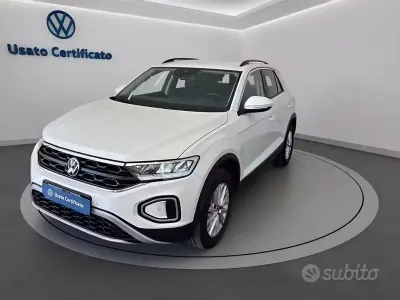Usata VW T-Roc Life 150 CV (110 kW) 2023 Bianco SUV