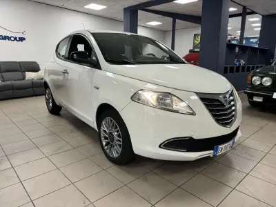 Usata Lancia Ypsilon Silver 69 CV (50 kW) 2013 Bianco Utilitaria