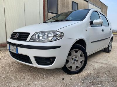Usata Fiat Punto 60 CV (44 kW) 2003 Bianco Utilitaria