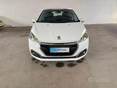 Usata Peugeot 208 Active 74 CV (54 kW) 2016 Bianco Utilitaria
