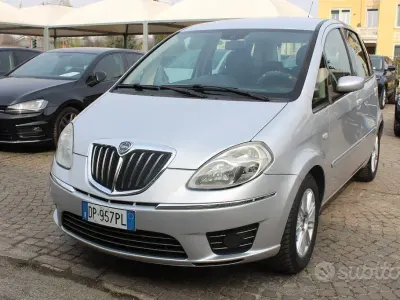 Usata Lancia Musa 69 CV (50 kW) 2008 Grigio Monovolume