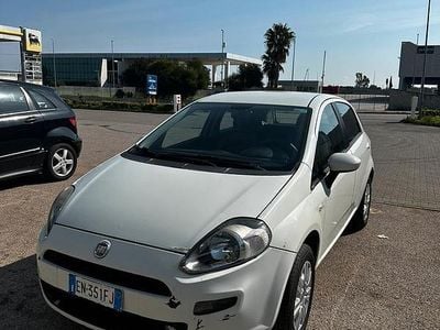 Usata Fiat Grande Punto 77 CV (56 kW) 2015 Bianco Utilitaria