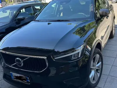 Usata Volvo XC40 Core 129 CV (94 kW) 2023 Nero SUV