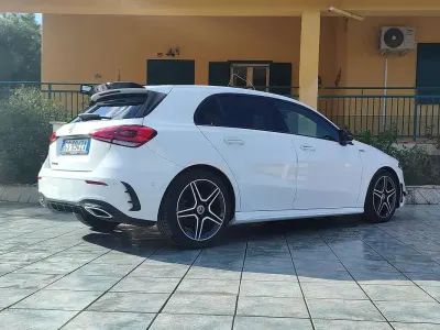 Usata Mercedes A200 AMG line 150 CV (110 kW) 2019 Bianco Berlina