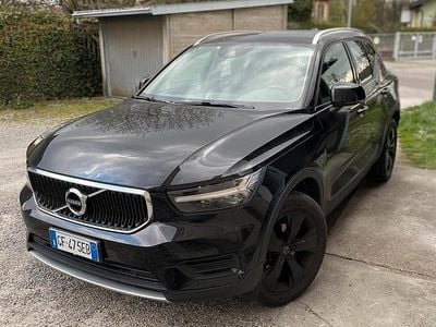 Usata Volvo XC40 Momentum 129 CV (94 kW) 2021 Nero SUV